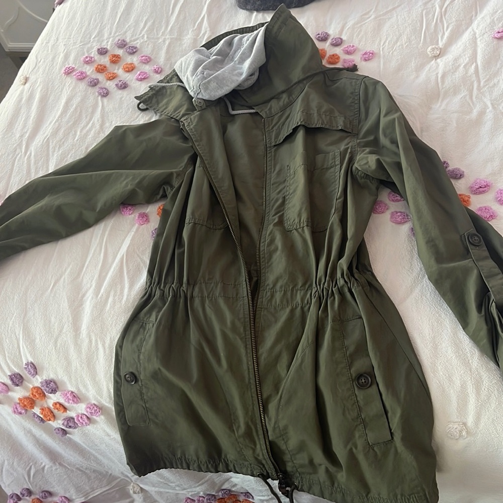 Eddie Bauer size small army green jacket!